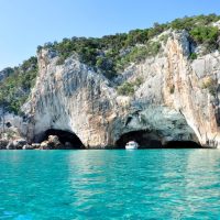 Scopri Capri in una vacanza dal catamarano